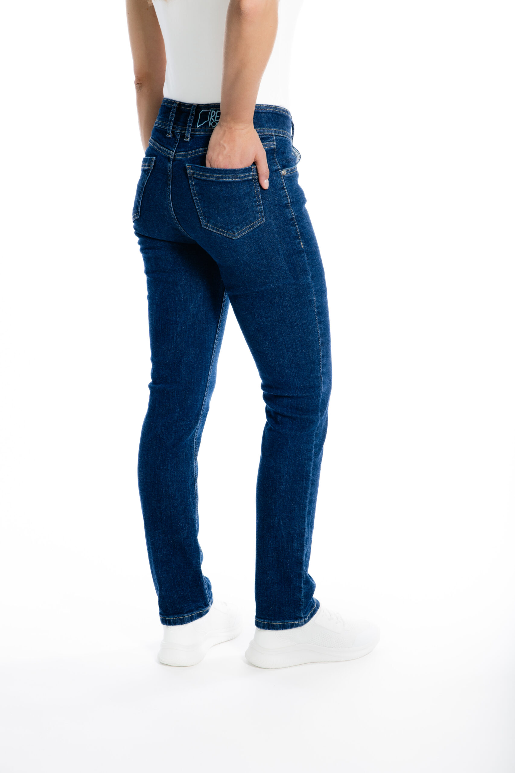 Real Pockets Jeans von seitlich hinten
